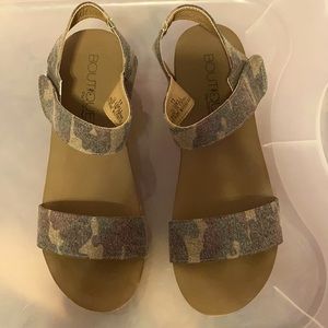 Boutique camo sandals